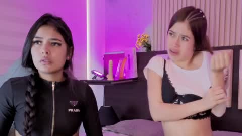 lara_as online show from April 24, 2026, 1:35 pm