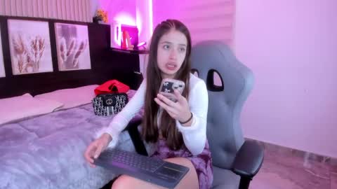 lara_as online show from April 25, 2026, 1:41 pm