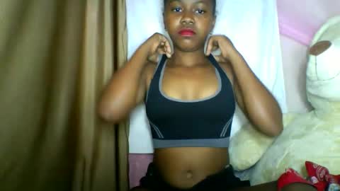 Snapshot of lara_belle chatting on May 2, 2026, 10:53 am lara_belle online show from May 2, 2026, 10:53 am