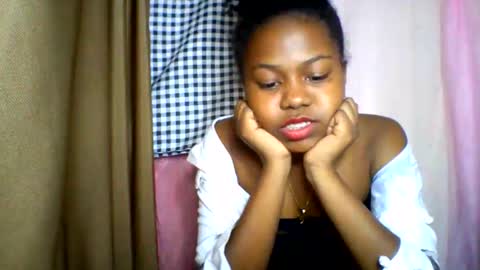 Snapshot of lara_belle chatting on June 6, 2026, 4:23 pm lara_belle online show from June 6, 2026, 4:23 pm