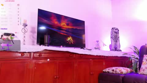 Snapshot of lara_giraldo chatting on May 28, 2026, 12:41 am Hello Guys I am Lara Giraldo WELCOME To my room online show from May 28, 2026, 12:41 am