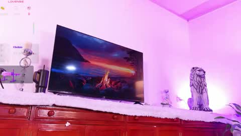 Snapshot of lara_giraldo chatting on May 30, 2026, 12:19 am Hello Guys I am Lara Giraldo WELCOME To my room online show from May 30, 2026, 12:19 am