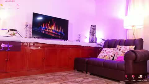 Snapshot of lara_giraldo chatting on June 12, 2026, 11:25 pm Hello Guys I am Lara Giraldo WELCOME To my room online show from June 12, 2026, 11:25 pm