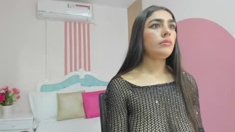 lara_love__ online show from May 1, 2026, 3:27 pm