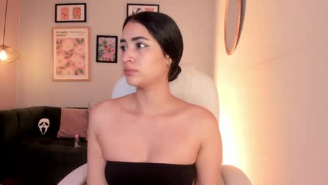 Snapshot of lara_madisson chatting on May 25, 2026, 6:52 am Lara Madisson online show from May 25, 2026, 6:52 am