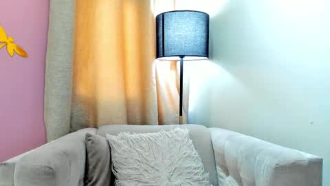 Snapshot of lara_martin chatting on February 28, 2025, 3:15 pm 700 200 online show from February 28, 2025, 3:15 pm