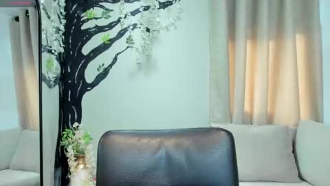 Snapshot of lara_martin chatting on October 18, 2025, 7:03 pm 700 200 online show from October 18, 2025, 7:03 pm