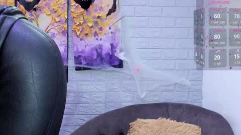 Snapshot of lara_martin chatting on November 2, 2025, 5:48 pm 700 200 online show from November 2, 2025, 5:48 pm