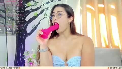 Snapshot of lara_martin chatting on November 10, 2025, 7:57 pm 700 200 online show from November 10, 2025, 7:57 pm