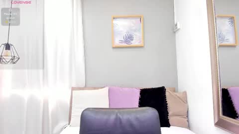 Snapshot of lara_martin chatting on June 4, 2026, 7:53 pm 700 200 online show from June 4, 2026, 7:53 pm