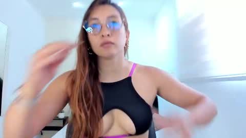 Snapshot of lara_martin chatting on June 14, 2026, 5:37 pm 700 200 online show from June 14, 2026, 5:37 pm