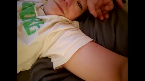 Snapshot of laraa333 chatting on February 19, 2025, 9:28 am Little online show from February 19, 2025, 9:28 am