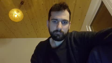 Snapshot of laraaan chatting on March 15, 2026, 6:25 pm laraaan online show from March 15, 2026, 6:25 pm