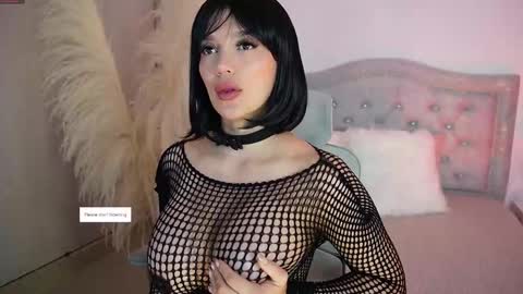 Snapshot of larabaker chatting on September 16, 2025, 11:44 am Lara online show from September 16, 2025, 11:44 am