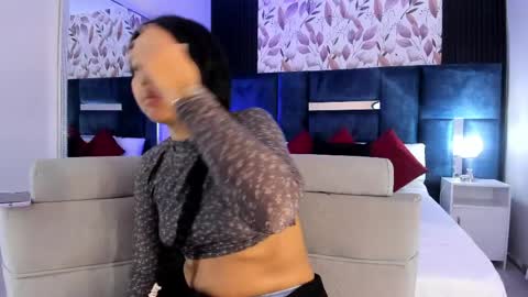 Lara online show from April 25, 2026, 7:11 pm
