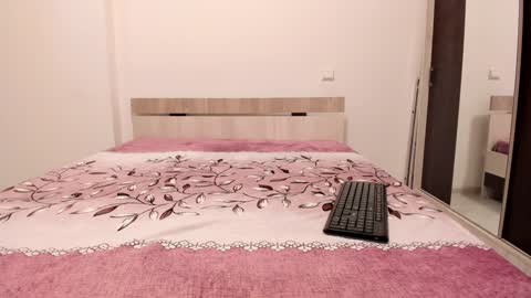 Snapshot of laracara chatting on January 10, 2025, 8:18 am Lara online show from January 10, 2025, 8:18 am