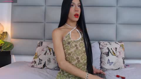 Snapshot of larademon chatting on January 17, 2025, 8:11 pm lara online show from January 17, 2025, 8:11 pm