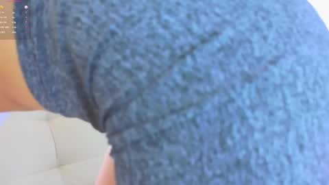 Snapshot of laralane_ chatting on February 9, 2025, 6:26 pm Lara online show from February 9, 2025, 6:26 pm