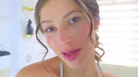 Snapshot of laralane_ chatting on February 26, 2025, 6:21 pm Lara online show from February 26, 2025, 6:21 pm