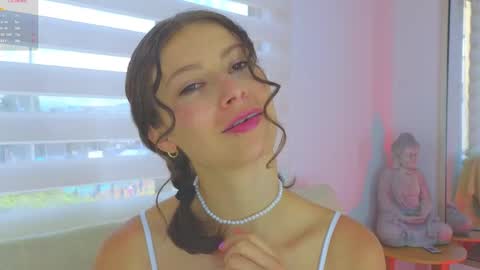 Snapshot of laralane_ chatting on March 3, 2025, 12:16 pm Lara online show from March 3, 2025, 12:16 pm