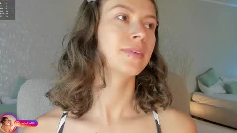 Snapshot of laralane_ chatting on October 27, 2025, 1:37 pm Lara online show from October 27, 2025, 1:37 pm