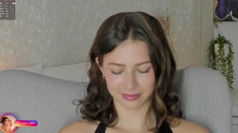 Snapshot of laralane_ chatting on November 10, 2025, 1:54 pm Lara online show from November 10, 2025, 1:54 pm