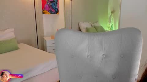 Snapshot of laralane_ chatting on November 27, 2025, 1:46 pm Lara online show from November 27, 2025, 1:46 pm