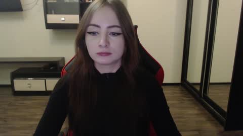 Snapshot of laralianna chatting on January 4, 2025, 10:34 pm Laralianna online show from January 4, 2025, 10:34 pm