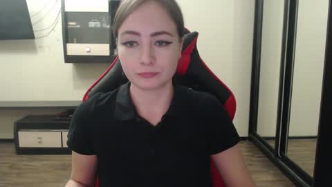 Snapshot of laralianna chatting on January 12, 2025, 10:33 pm Laralianna online show from January 12, 2025, 10:33 pm