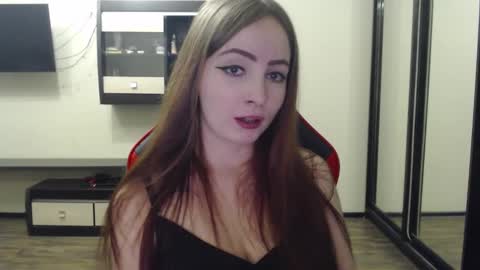 Snapshot of laralianna chatting on February 18, 2025, 12:39 pm Laralianna online show from February 18, 2025, 12:39 pm