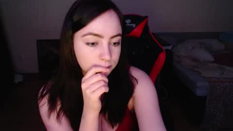 Laralianna online show from February 19, 2026, 11:45 pm