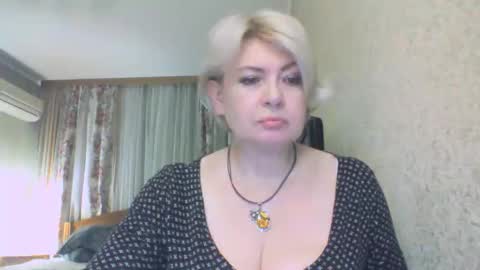 laramrs online show from November 27, 2025, 4:42 pm