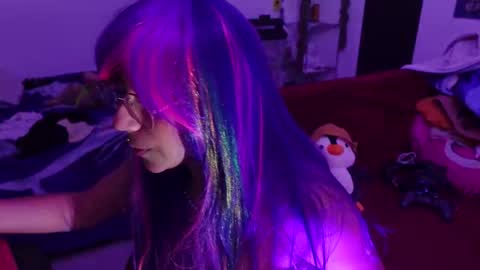 laramucci online show from March 24, 2026, 4:28 am