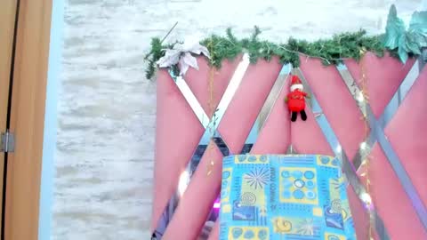 Snapshot of laramurphy chatting on January 7, 2025, 9:25 pm Lara Murphy online show from January 7, 2025, 9:25 pm