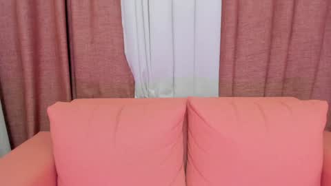 Snapshot of laramurphy chatting on February 6, 2025, 12:00 am Lara Murphy online show from February 6, 2025, 12:00 am