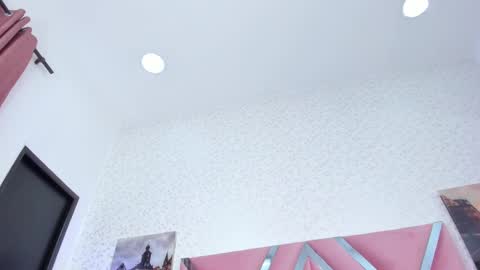 Snapshot of laramurphy chatting on September 9, 2025, 7:35 pm Lara Murphy online show from September 9, 2025, 7:35 pm