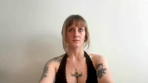 Snapshot of larasweetgirl chatting on June 18, 2026, 4:33 pm Lara online show from June 18, 2026, 4:33 pm