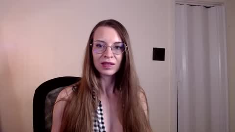 Snapshot of larawintersxxx chatting on July 30, 2026, 8:41 pm larawintersxxx online show from July 30, 2026, 8:41 pm