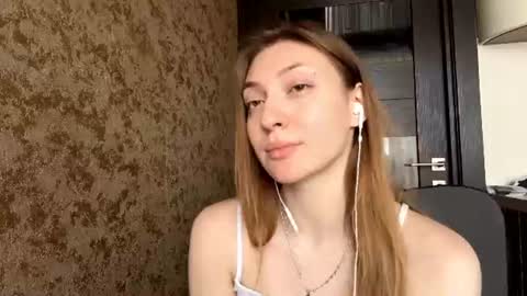 Snapshot of lareebuggie chatting on June 18, 2026, 9:14 am Eva online show from June 18, 2026, 9:14 am