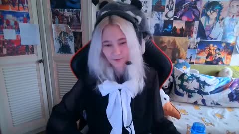 Snapshot of lareeconole chatting on April 5, 2026, 11:18 am Sivilia online show from April 5, 2026, 11:18 am