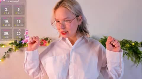 Snapshot of large_ocean chatting on October 3, 2025, 5:32 pm Rose online show from October 3, 2025, 5:32 pm