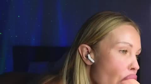 Snapshot of larine_morgan chatting on June 24, 2026, 2:54 am LarineGMT7 UTC6 online show from June 24, 2026, 2:54 am