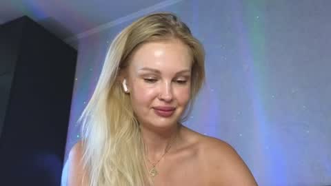 Snapshot of larine_morgan chatting on July 11, 2026, 5:21 am LarineGMT7 UTC6 online show from July 11, 2026, 5:21 am