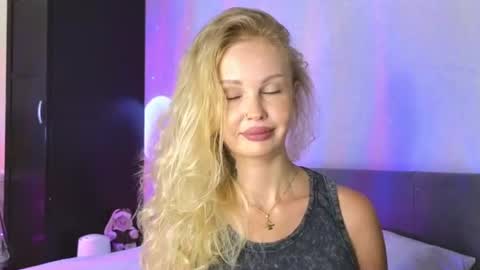 Snapshot of larine_morgan chatting on July 12, 2026, 4:25 am LarineGMT7 UTC6 online show from July 12, 2026, 4:25 am