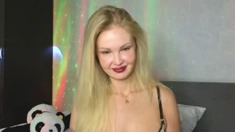 Snapshot of larine_morgan chatting on July 26, 2026, 2:53 am LarineGMT7 UTC6 online show from July 26, 2026, 2:53 am