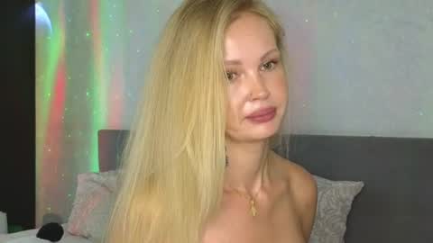 Snapshot of larine_morgan chatting on August 3, 2026, 2:43 am LarineGMT7 UTC6 online show from August 3, 2026, 2:43 am