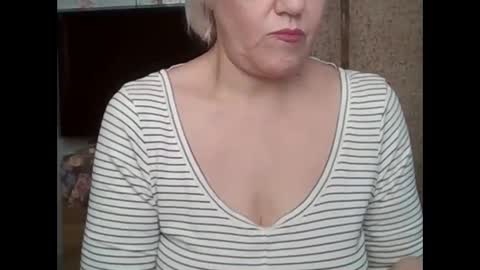 Snapshot of larisaq4ugo24 chatting on September 24, 2025, 6:17 am larisaq4ugo24 online show from September 24, 2025, 6:17 am