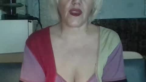 Snapshot of larisaq4ugo24 chatting on November 23, 2025, 10:37 am larisaq4ugo24 online show from November 23, 2025, 10:37 am