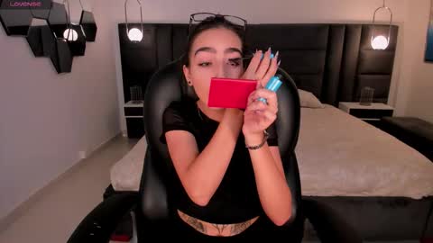 Larisa Smirnov online show from March 7, 2026, 3:47 am