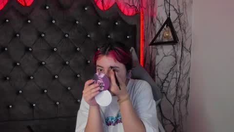 Snapshot of larissa01_ chatting on February 7, 2025, 2:40 am Lari online show from February 7, 2025, 2:40 am